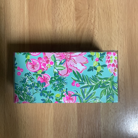 Lilly Pulitzer Christmas ornaments it in a gift box. - Picture 4 of 4